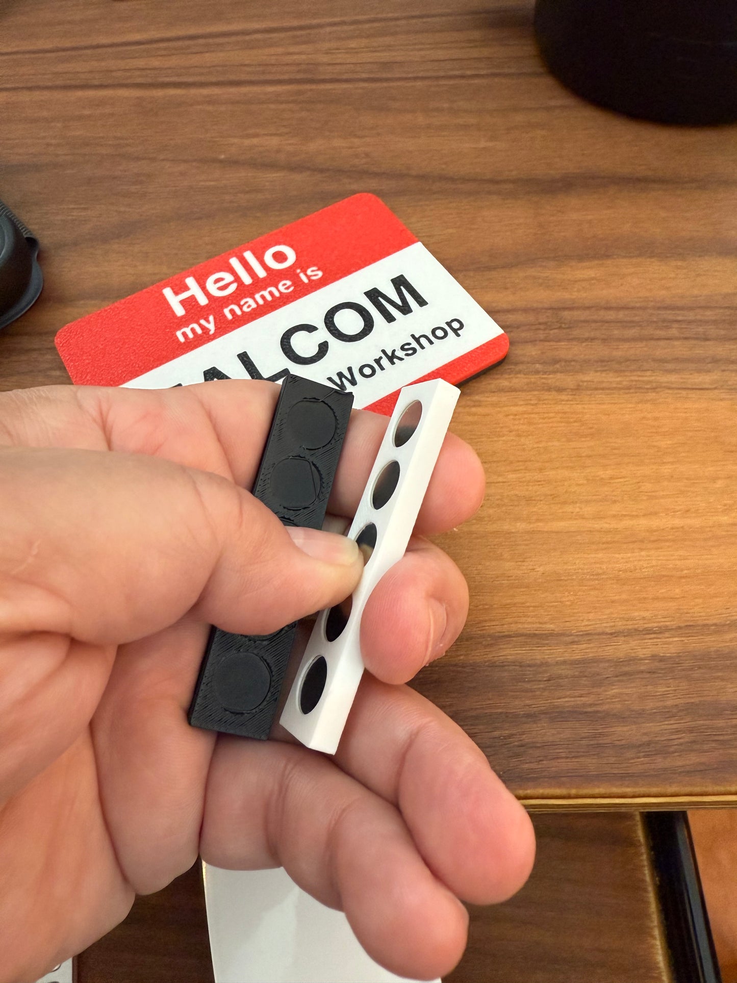 HelloTap Name Tag - Customizable and Reusable Smart Badge for Instant Networking