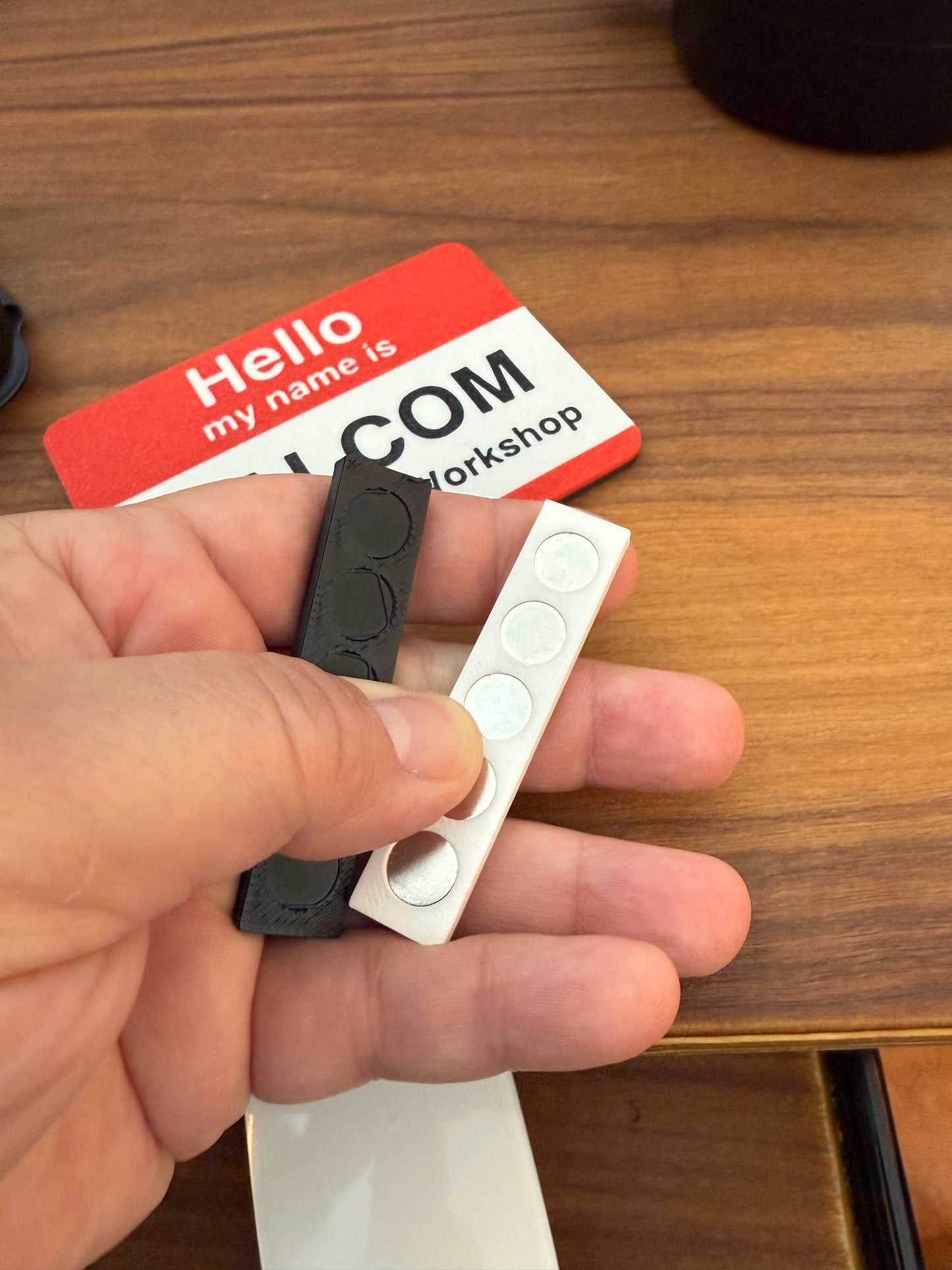 HelloTap Name Tag - Customizable and Reusable Smart Badge for Instant Networking