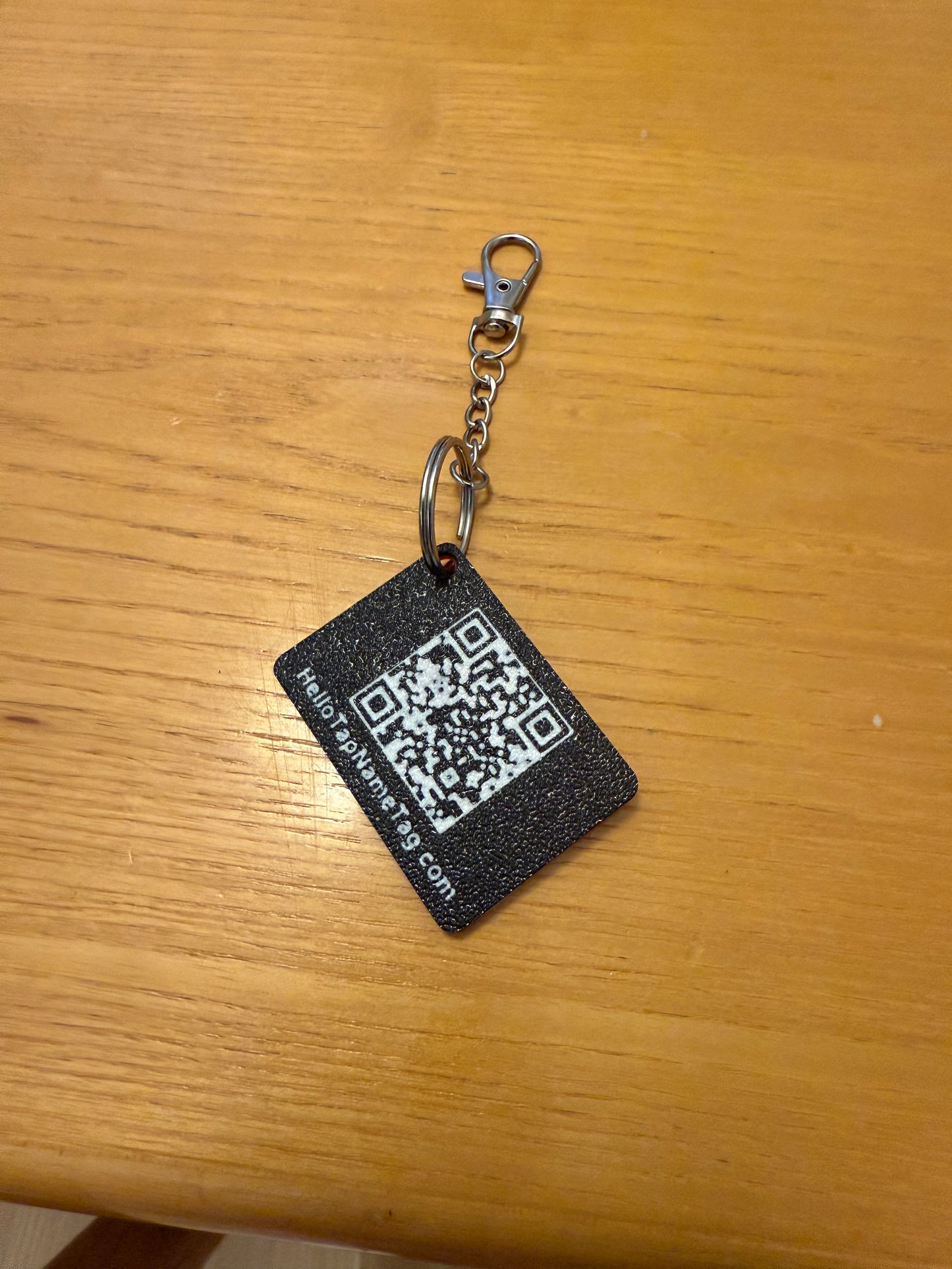 HelloTap Personalized Name Tag Keychain - NFC and QR code enabled